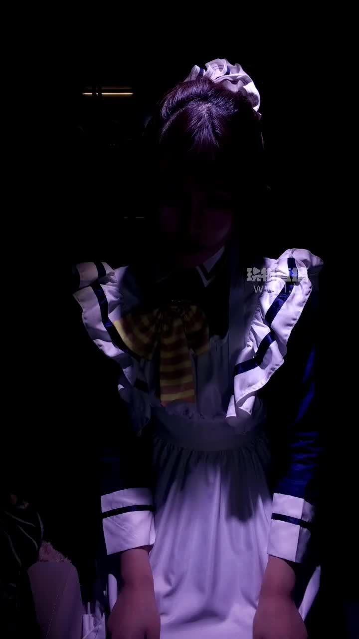 上海琪琪  ——枣子姐说憋着精液让你更加崇拜玉足【最新视频】